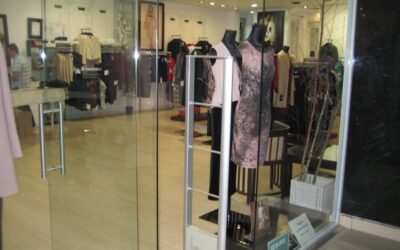 Lopásgátló kapuk vagy kamerarendszerek – Melyik a hatékonyabb megoldás? – blog